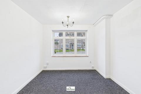 2 bedroom maisonette for sale, Howell Close, Chadwell Heath