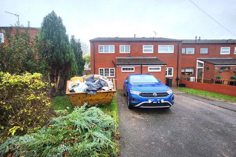3 bedroom semi-detached house to rent, Gooch Close, Stourbridge DY8