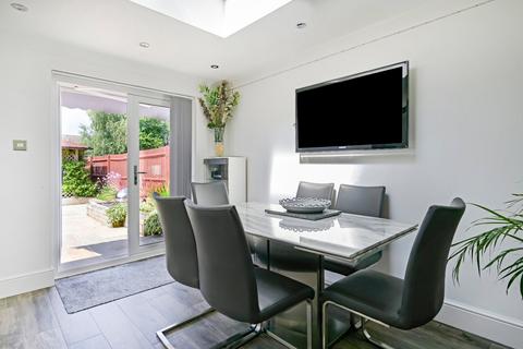 3 bedroom semi-detached house for sale, Park Road, Kennington, Ashford, Kent, TN24