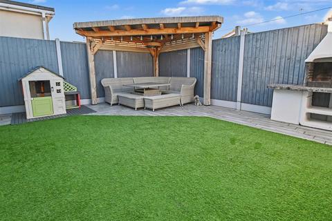 3 bedroom detached bungalow for sale, Station Road, Canvey Island SS8