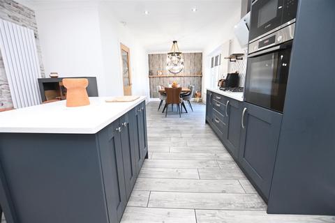 3 bedroom detached bungalow for sale, Station Road, Canvey Island SS8