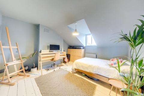 3 bedroom maisonette to rent, Montem Road, Forest Hill, London, SE23