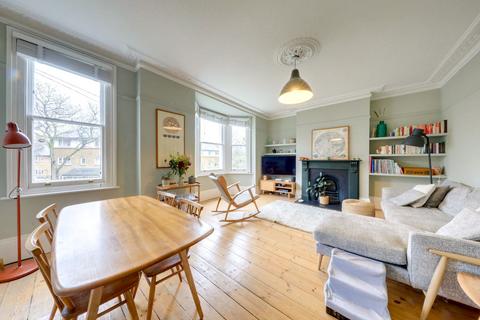 3 bedroom flat to rent, Montem Road, Forest Hill, SE23