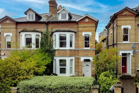 3 bedroom flat to rent, Montem Road, Forest Hill, SE23