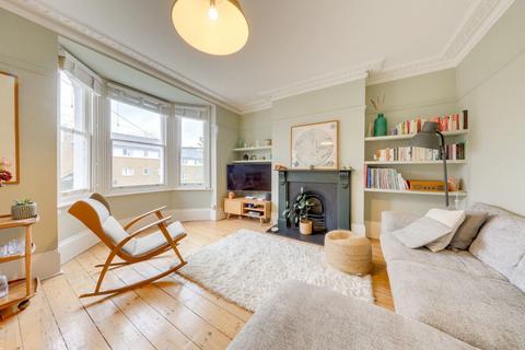 3 bedroom flat to rent, Montem Road, Forest Hill, SE23