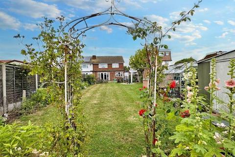 4 bedroom semi-detached house for sale, Southend Road, Billericay CM11