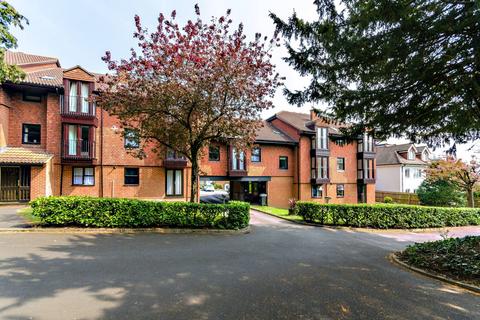 2 bedroom flat to rent, Midhope Road, Mount Hermon, Woking, GU22