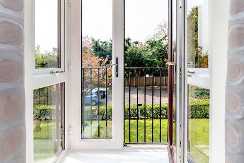 2 bedroom flat to rent, Midhope Road, Mount Hermon, Woking, GU22