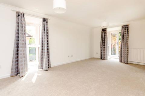 2 bedroom flat to rent, Midhope Road, Mount Hermon, Woking, GU22
