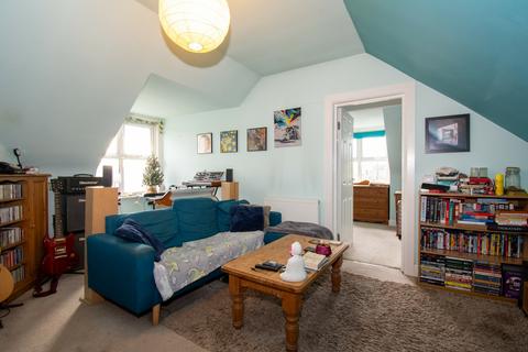 1 bedroom flat to rent, 1 Bed Flat on Charminster Highstreet