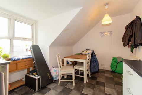 undefined, 1 Bed Flat on Charminster Highstreet