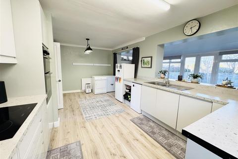 3 bedroom semi-detached house for sale, Ings Mill Drive, Clayton West, Huddersfield, HD8 9PW
