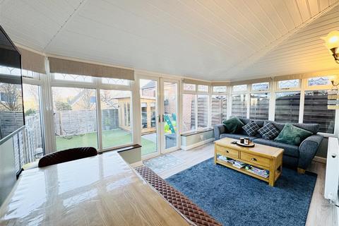 3 bedroom semi-detached house for sale, Ings Mill Drive, Clayton West, Huddersfield, HD8 9PW