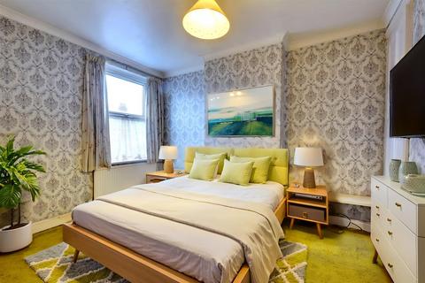 2 bedroom terraced house for sale, Stanley Road, Forest Fields, Nottingham