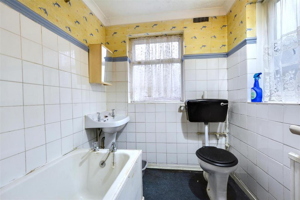 Bathroom 1.jpeg