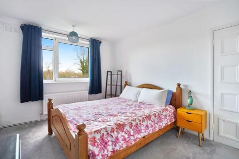 2 bedroom flat to rent, Knollys Road, Streatham, London, SW16