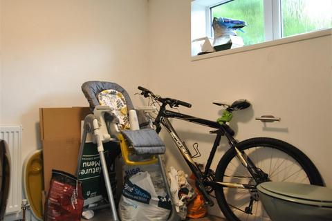 3 bedroom terraced house to rent, Grove Park Road, Bristol