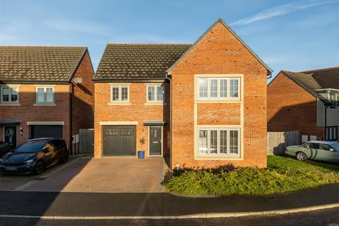 4 bedroom detached house for sale, Shepherds Cote Drive, Morpeth NE61