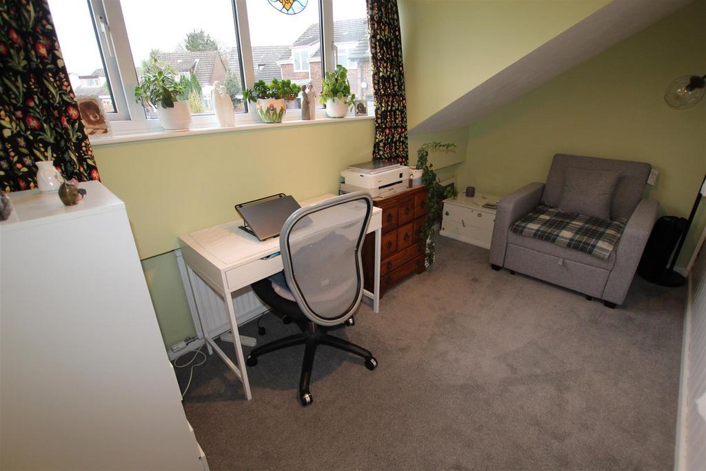Bedroom 3 / Study