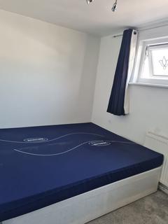 1 bedroom in a house share to rent, Chadwell Heath Lane, Romford RM6