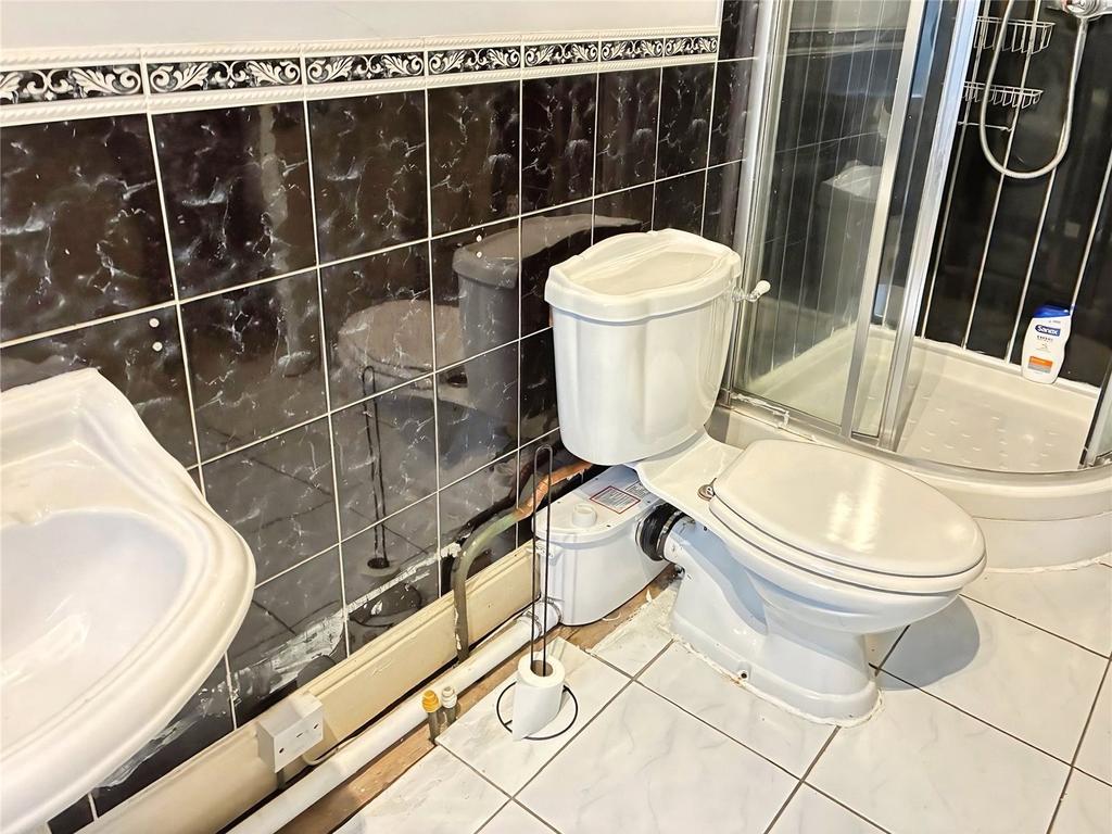 Ensuite Shower Room