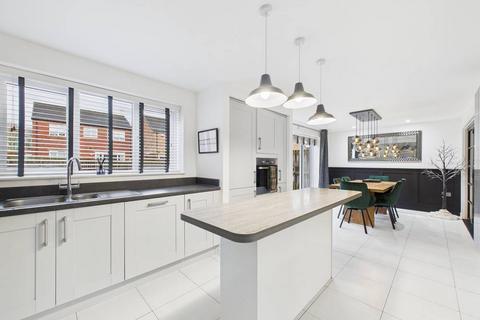 4 bedroom detached house for sale, Oxland Drive, Hull, HU8 9EX