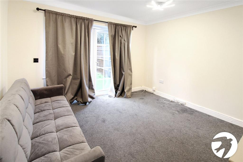 Reception/Bedroom 4