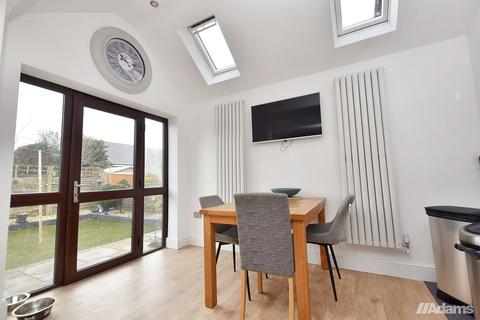4 bedroom semi-detached house for sale, Middlehurst Road, Grappenhall, WA4