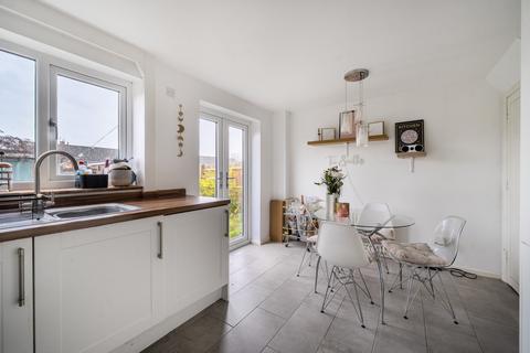 3 bedroom end of terrace house for sale, Kestrel Close, Thatcham RG19