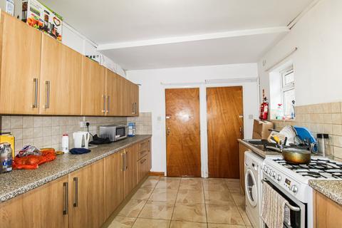 5 bedroom house to rent, Niagara Street, Pontypridd CF37