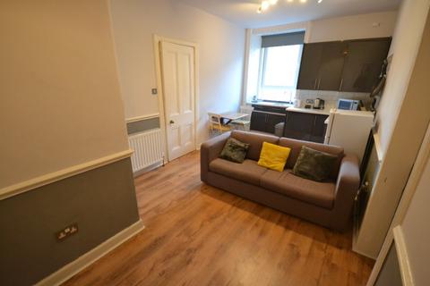 1 bedroom flat to rent, Thorntree Street, Leith, Edinburgh, EH6