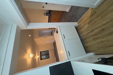 2 bedroom flat to rent, 52 Windsor Walk, Luton, Bedfordshire, LU1