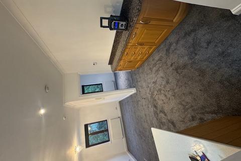 2 bedroom flat to rent, 52 Windsor Walk, Luton, Bedfordshire, LU1