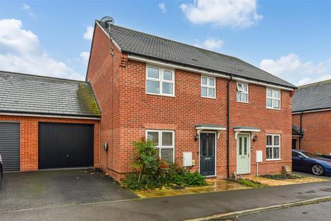 3 bedroom semi-detached house for sale, Alder Road, Andover