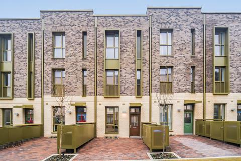 3 bedroom terraced house to rent, Baldwin Lane London SE3