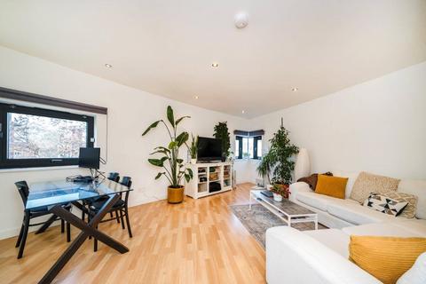 2 bedroom flat to rent, Rich Street, Limehouse, London, E14