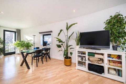 2 bedroom flat to rent, Rich Street, Limehouse, London, E14