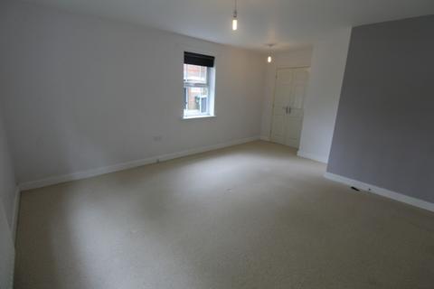 2 bedroom flat to rent, Brooklands, Haywards Heath, RH16