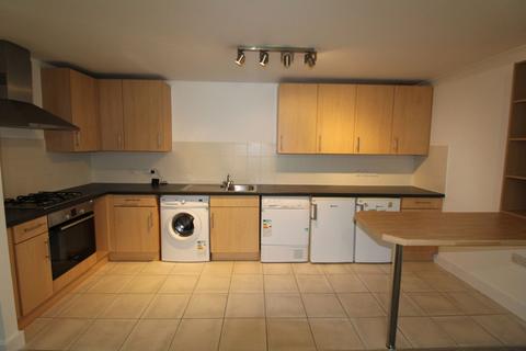 2 bedroom flat to rent, Brooklands, Haywards Heath, RH16