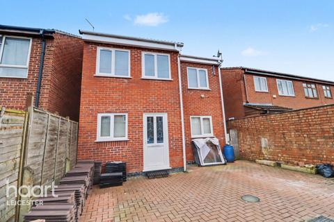 3 bedroom terraced house for sale, Lothair Road, Leicester