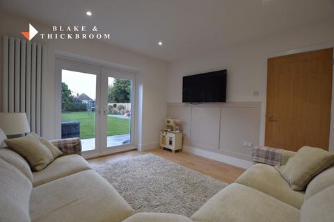 2 bedroom detached bungalow for sale, Edison Road, Holland on Sea