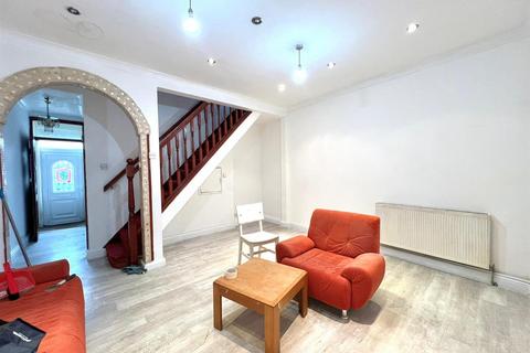 3 bedroom house to rent, Higham Hill Road, London E17