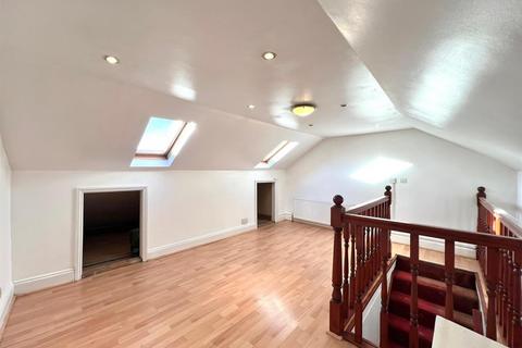 3 bedroom house to rent, Higham Hill Road, London E17