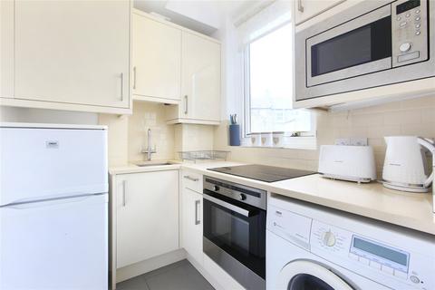 1 bedroom flat to rent, Strathblaine Road, Battersea, London