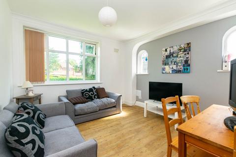 4 bedroom house to rent, Saint Chads Drive, Leeds LS6