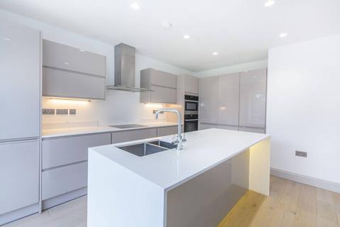 4 bedroom semi-detached house for sale, Lambourne Place, Ickenham, Uxbridge, UB10