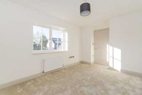 Lambourne Place, Ickenham, Uxbridge, UB10