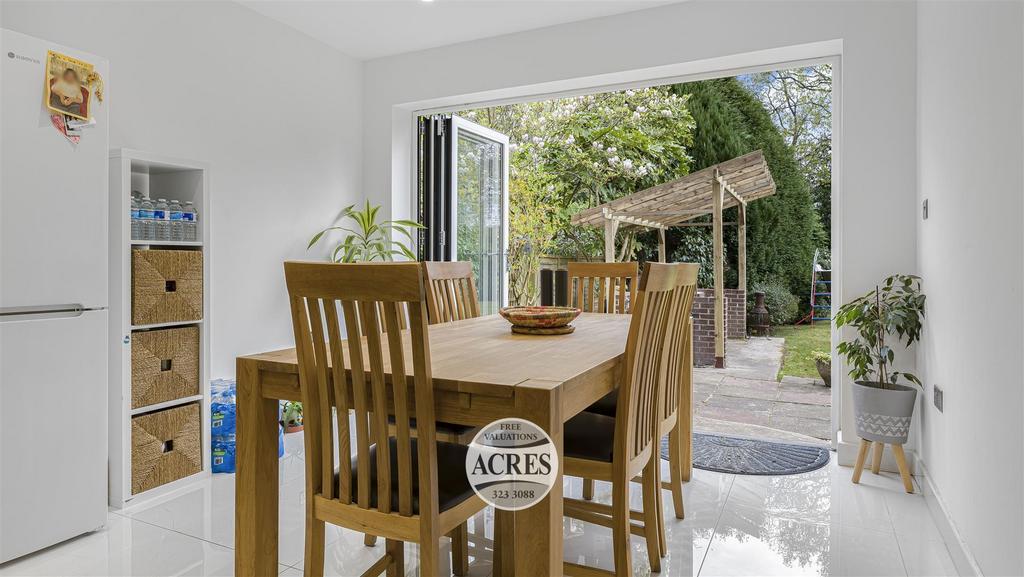 12 Dining area.jpg