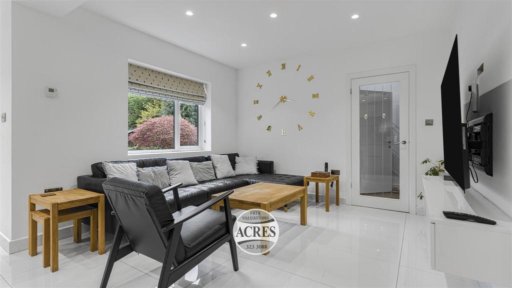 13 Family area.jpg