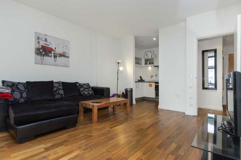 1 bedroom flat to rent, South Quay Square, London E14